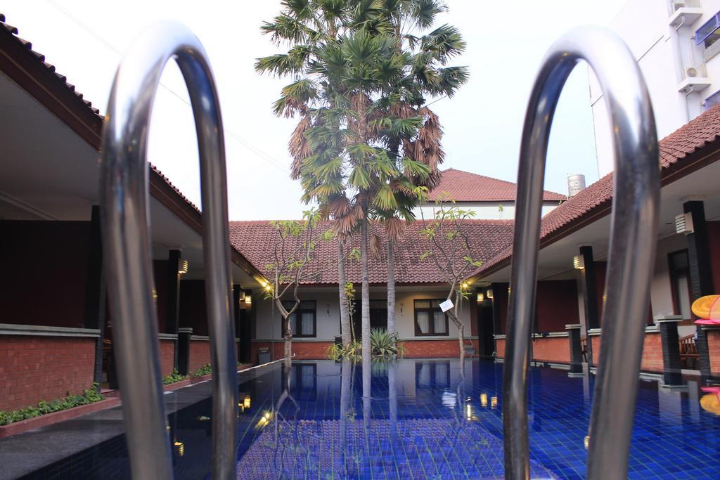 Puri Ganesh Hotel Legian  Exterior photo