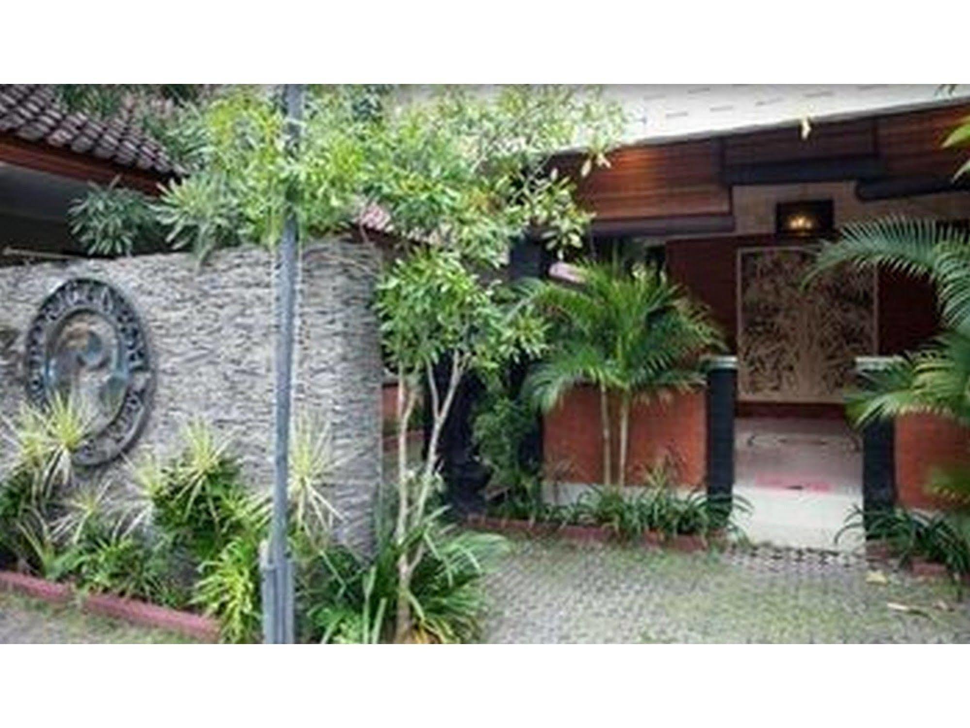 Puri Ganesh Hotel Legian  Exterior photo